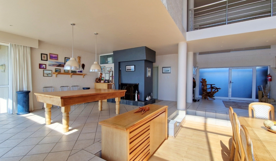 7 Bedroom Property for Sale in Wavecrest Eastern Cape